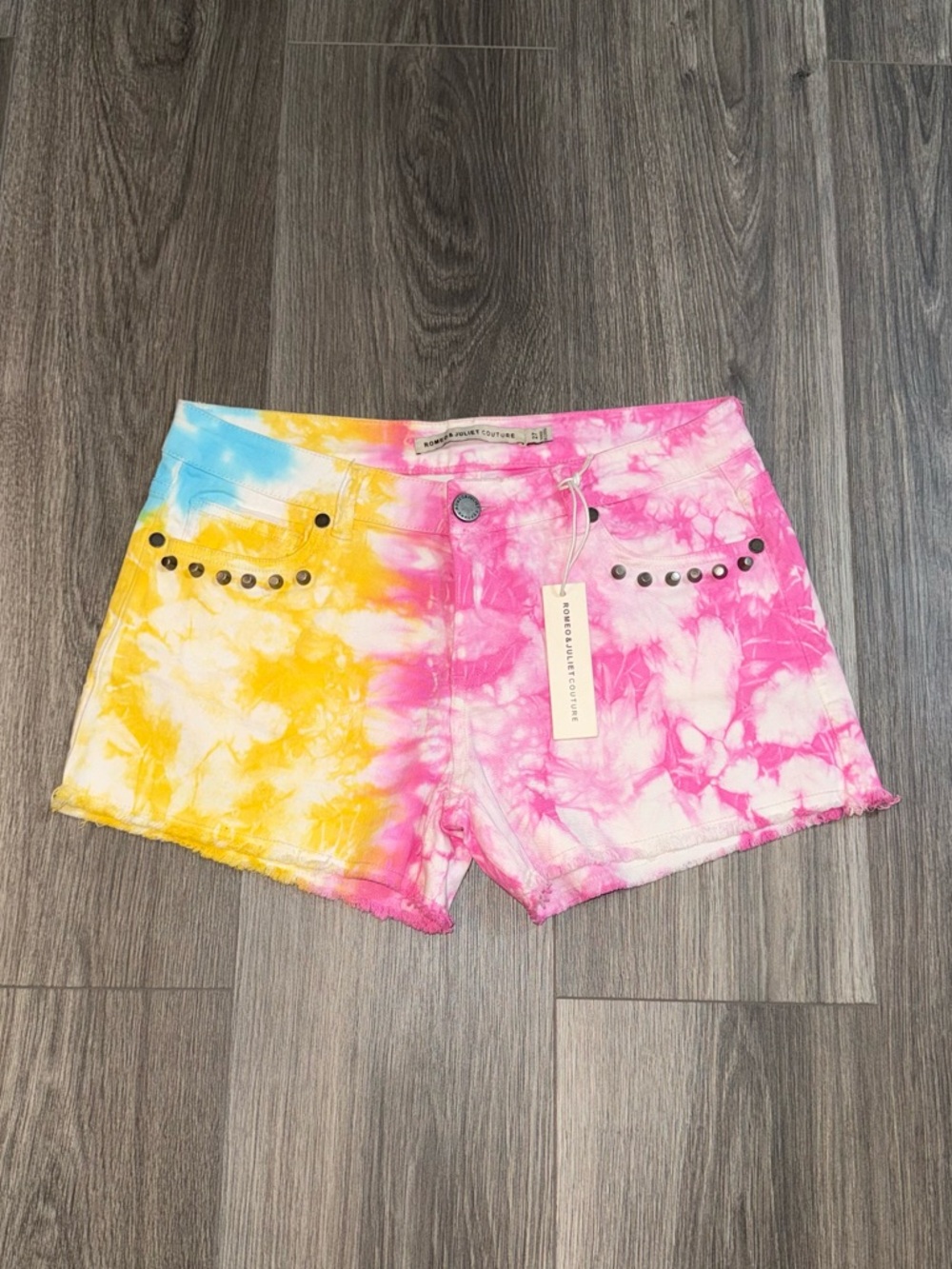Romeo & Juliet Couture Tie Dye Studded Shorts Size 27